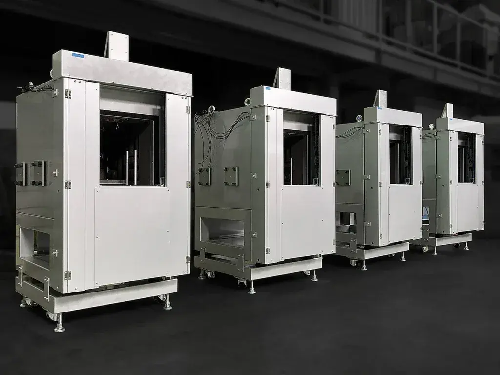 What is a suitable isolation degree for a acoustic chamber?