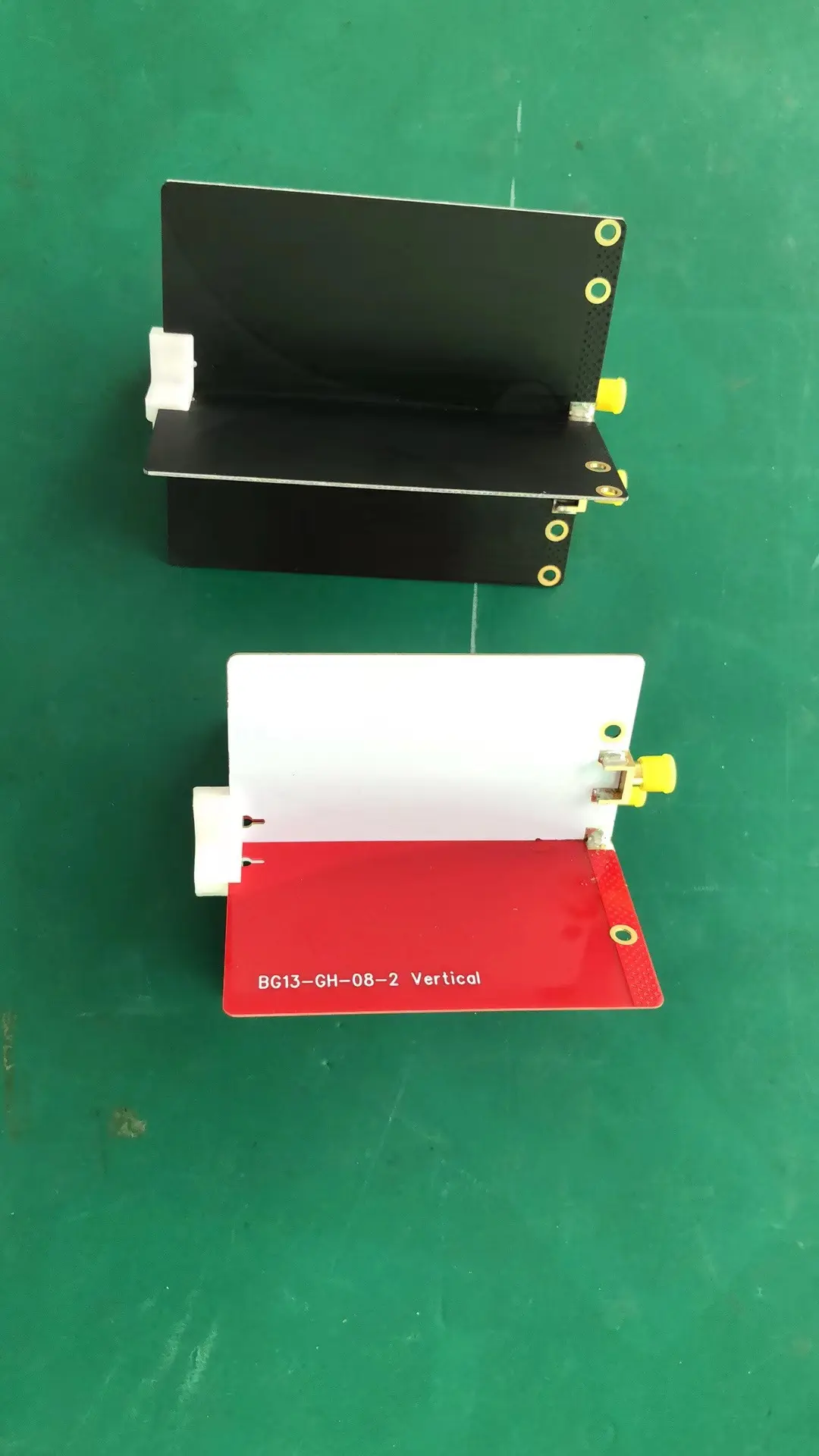 Dual Polarized Vivaldi antenna for antenna testing